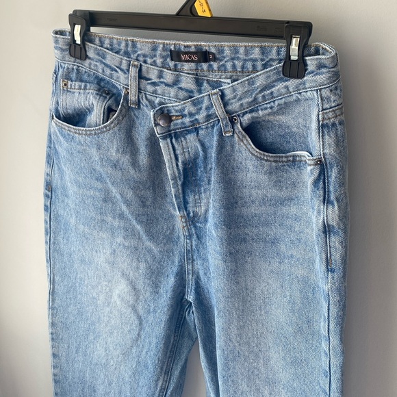 Asymmetric Straight Jeans -Micas - Picture 3 of 17